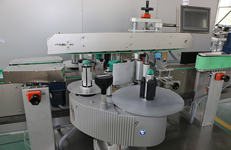 PET瓶雙面貼標機