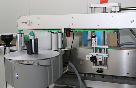 PET瓶雙面貼標機