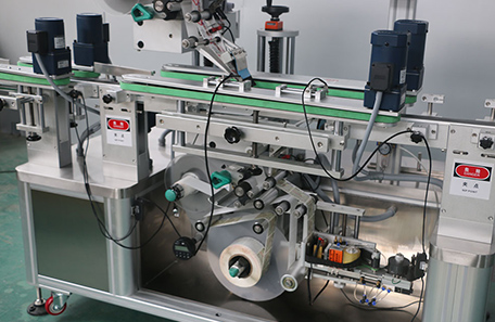 紙箱上下面貼標機